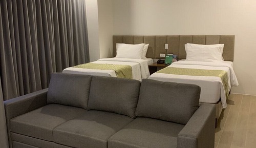 One Bedroom Family Suite