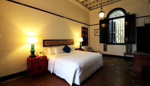 Tang Double Suite