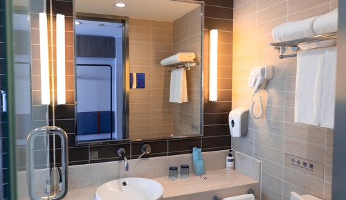 Standard Room, 1 King Bed, Accessible (1 Super King)