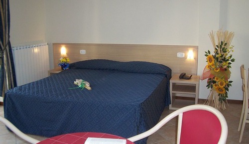 Family Room (5 People)