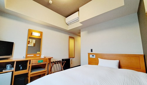 Single Room, Smoking