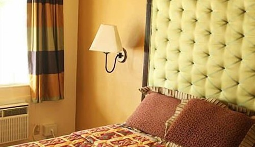 One King Bed Non-Smoking