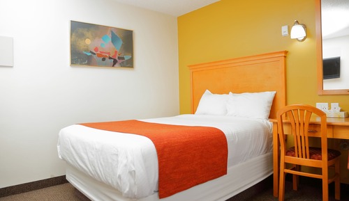 Deluxe Room, 1 Queen Bed, Refrigerator & Microwave