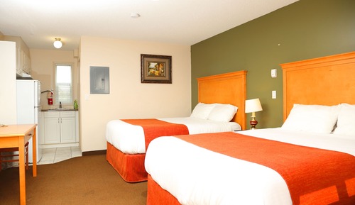 Executive Room, 2 Queen Beds, Kitchenette