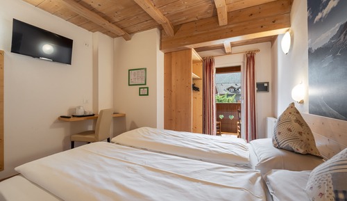 Economy Triple Room