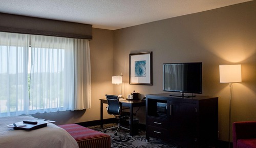 Room, 2 Queen Beds, Accessible, Bathtub