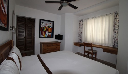 Apartment, 1 King Bed, Partial Sea View