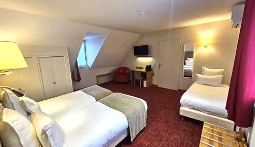 Family Room, 1 King Bed, Non Smoking (with Sofabed)