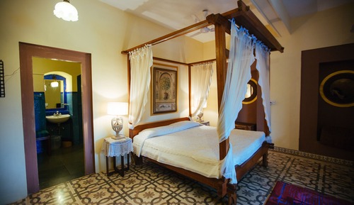 6 Bedroom Villa
