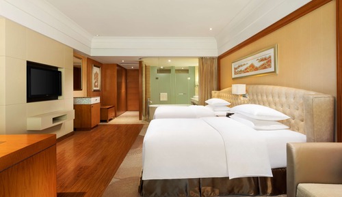 Twin grand lake view room
