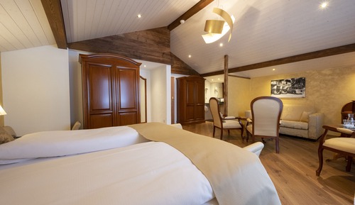 Suite, Balcony
