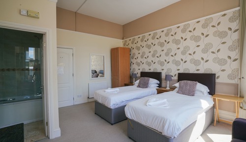 Deluxe Double or Twin Room, Ensuite, City View (Deluxe Double/Twin)