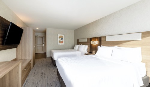Standard Room, 2 Queen Beds, Accessible Bathtub (Accessible Tub)