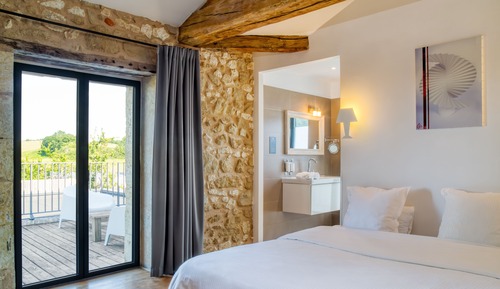 Single Room (Privilege)
