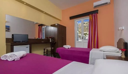 Twin Room (Front View)