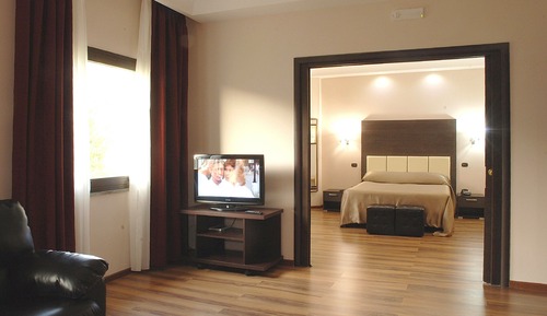 Senior Suite