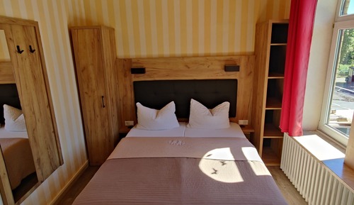 Economy Room