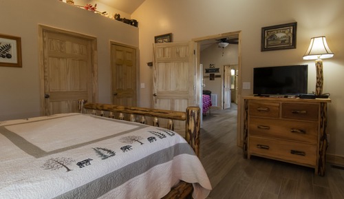 Tree House Suite, 1 King Bed, 1 Queen Bed, and 1 Queen Sofa Bed, Patio