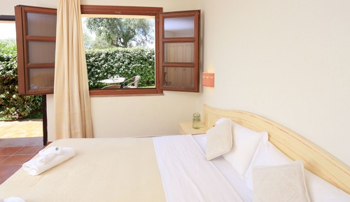 Deluxe Double Room, Garden View