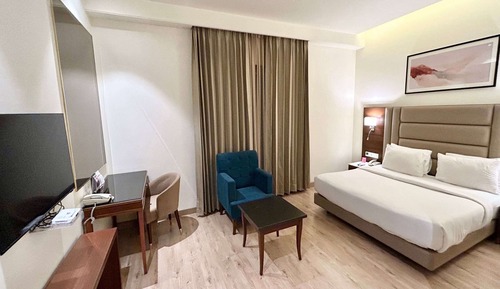 Deluxe Room, 1 King Bed