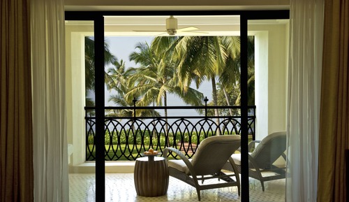 Room, 2 Twin Beds, Balcony, Pool View