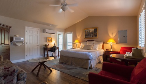 Room, 1 King Bed, Balcony (Guest)