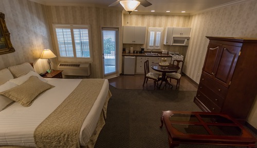 Suite, 1 King Bed