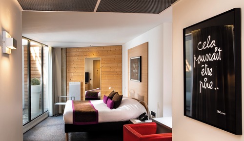 Suite, 1 Queen Bed with Sofa bed