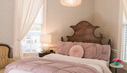 Basic Room, 1 Queen Bed (Wootten Room)
