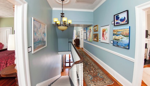 Deluxe Room, 1 Queen Bed, Private Bathroom (Magnolia Suite)