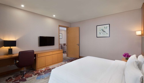 Deluxe Suite, 1 King Bed, Non Smoking