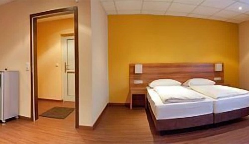 Studio for 2 people separate sleeping room, living room