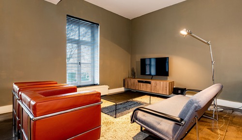Appartment with bath and shower in coach house 2-6p