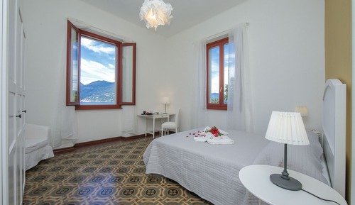 Family Apartment, 2 Bedrooms, Lakeside (Residenza Oleandro Lake View Luino)
