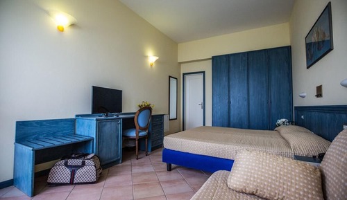 Junior Studio Suite