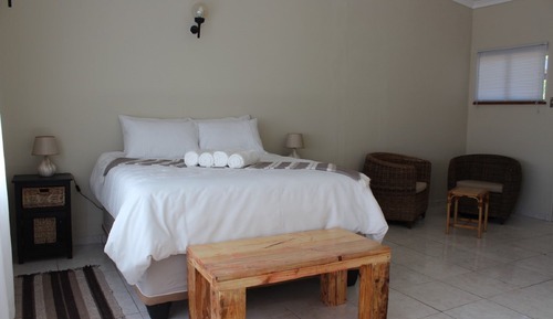 Triple Room (Hostel Accommodation 3 Pax)