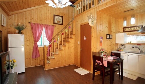 Room (Candle friend)