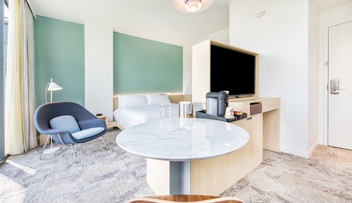 Room, 1 King Bed, Accessible (Roll in Shower)