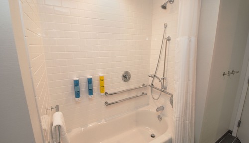 Room, 2 Queen Beds, Accessible, Bathtub (Mobility & Hearing)