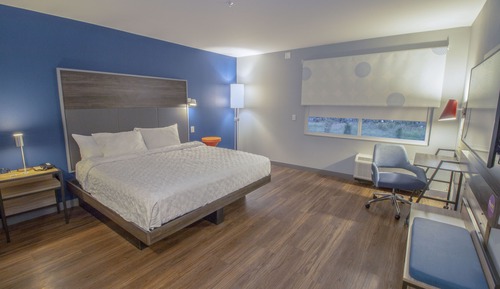 Room, 1 King Bed, Accessible (Hearing)