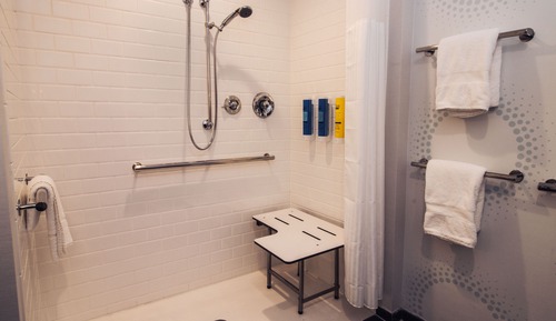 Room, 2 Queen Beds, Accessible (Roll-In Shower)