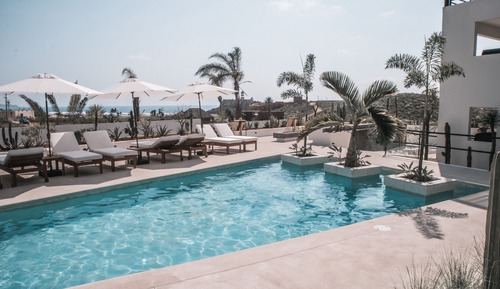Deluxe Condo, 2 Bedrooms, Pool View