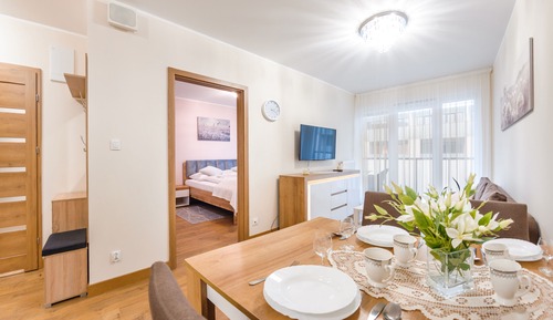Apartment (514)