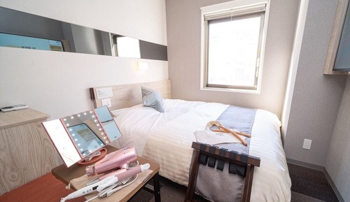 Ladies Room, Non Smoking