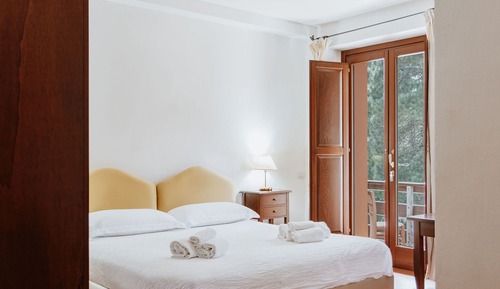 Classic Room, Balcony, Park View