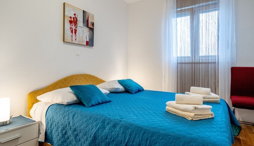 Apartment (2.kat)