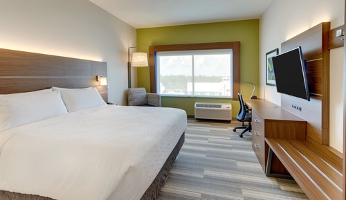 Standard Room, 1 King Bed, Roll-in Shower (Mobility)