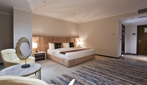 Luxury Suite, 1 King Bed