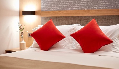 Deluxe Double Room *Offsite parking only* (No parking available, contact property in advance)