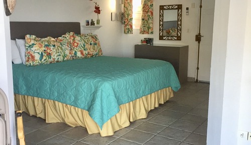 BUNGALOW 18